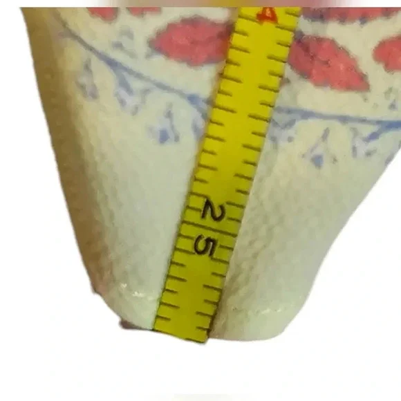 Rose + Olive - Bohemian Sleeveless Top - Picture 5 of 7